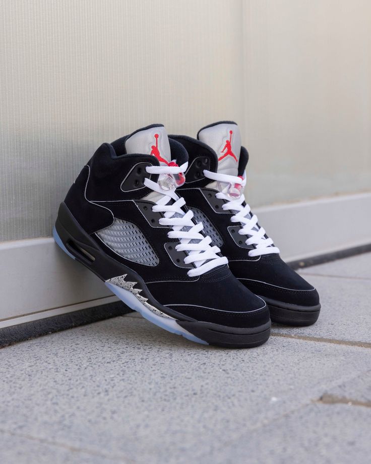J'5 black metalic