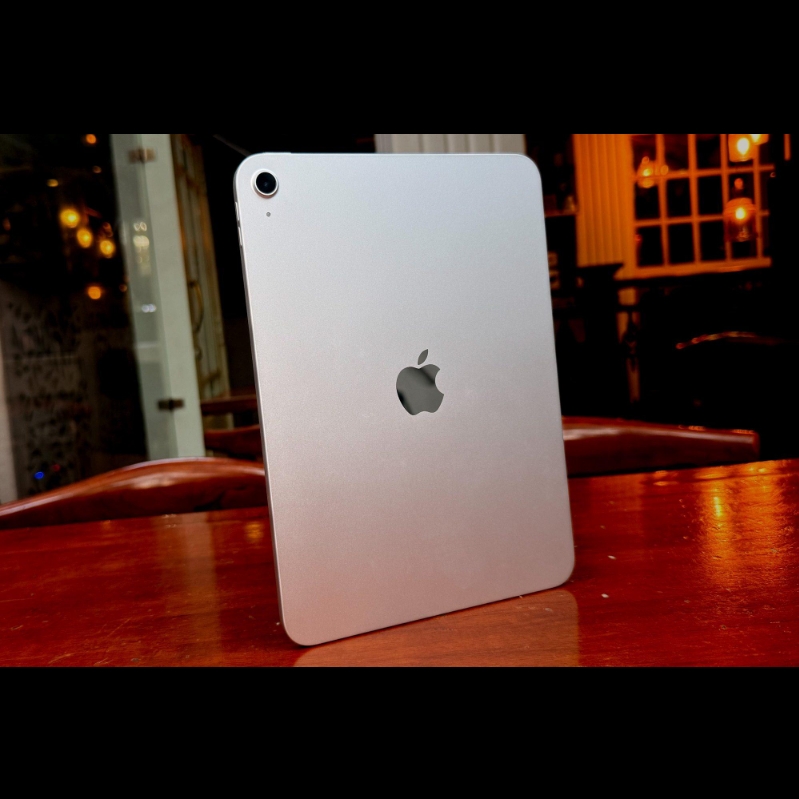 iPad 32GB — Tou nèf 📱✨  iPad la tou nèf, li pa janm sèvi. Li gen 32GB kapasite, li rapid, pratik epi li ideyal pou etid, travay, videyo, entènèt ak itilizasyon chak jou.  - 📱 Kapasite: 32GB - ✨ Eta: Tou nèf - 🔋 Bon pèfòmans batri - 📦 Pare pou itilize - ✅ Aparèy orijinal  💰 Pri: [mete pri a]  📩 Kontakte m pou plis enfòmasyon oswa pou achte li.